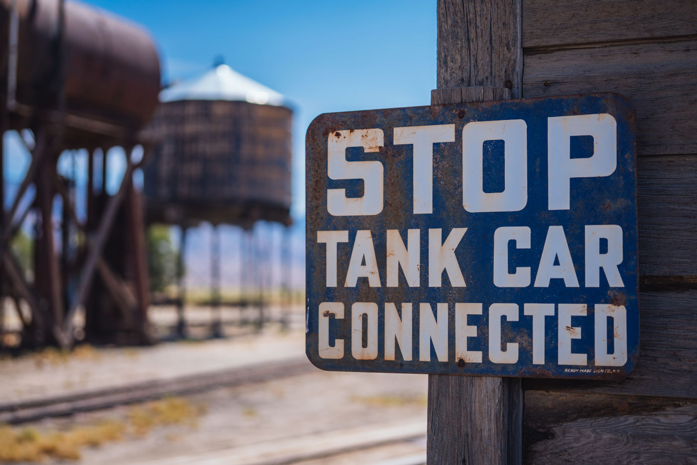 Stop -tank car connected.